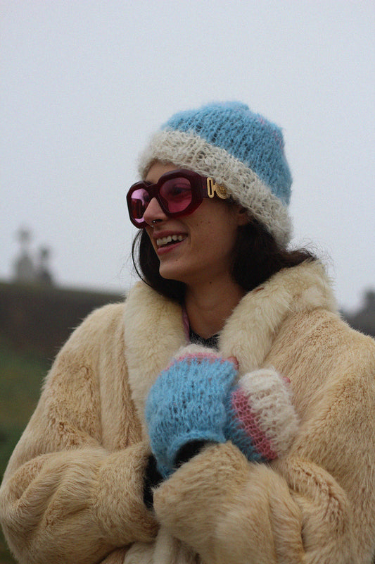 The gloves & beanie set