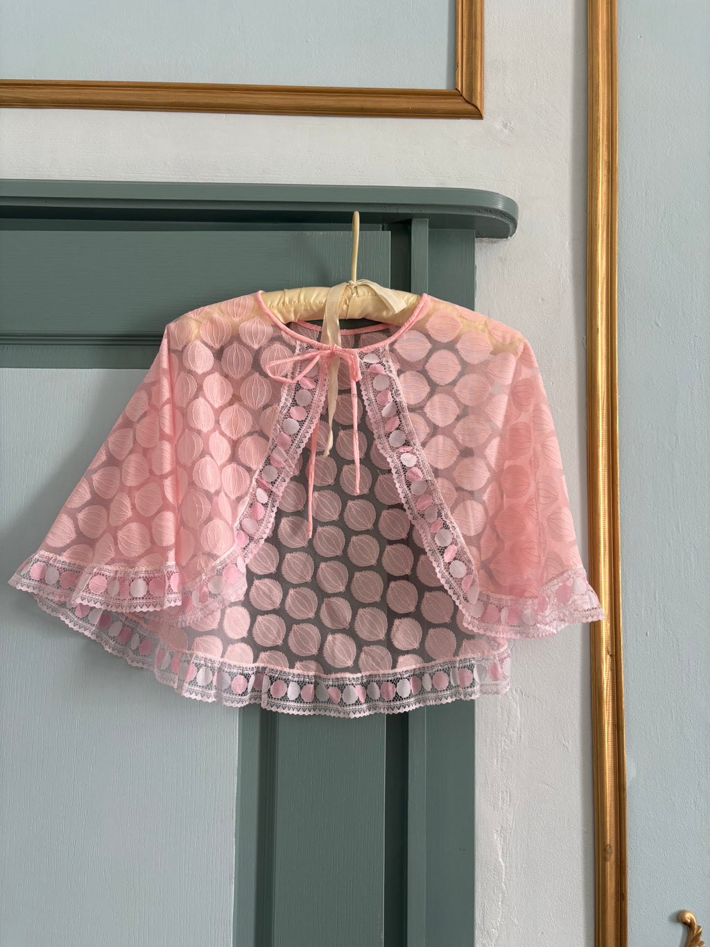 Lace antique pink cape