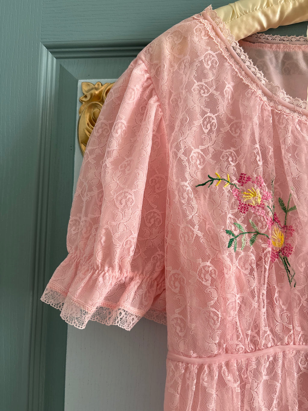 1970 lace balloon dress