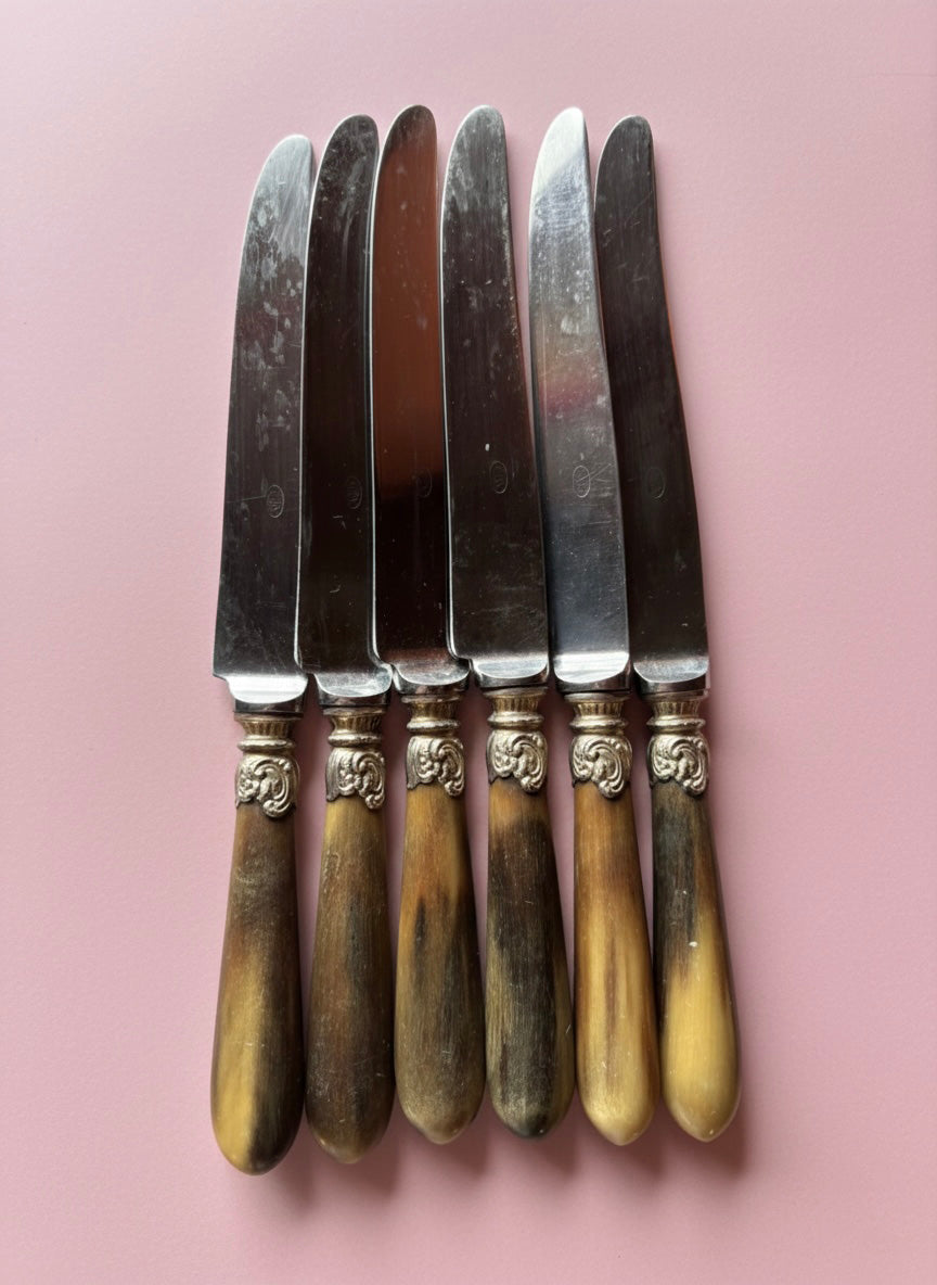 Set of knives